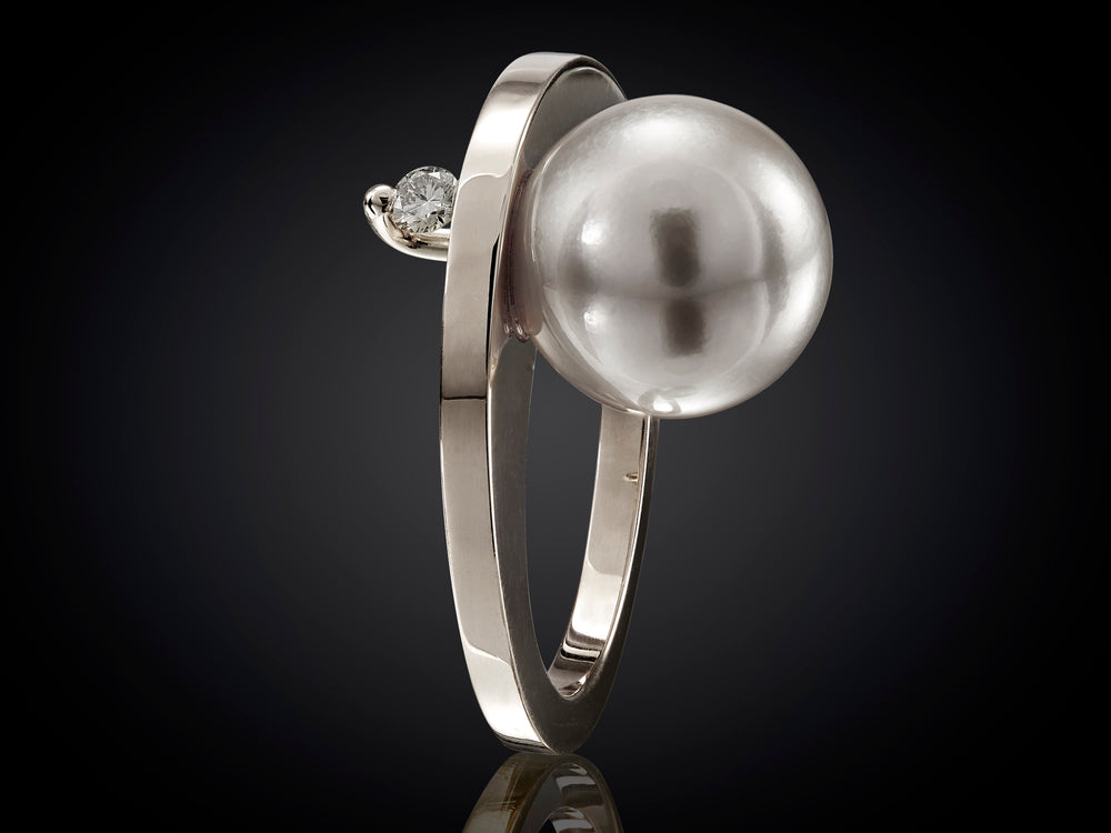 Zonsopgang |  18 karaat witgouden ring met grijze parel en diamant