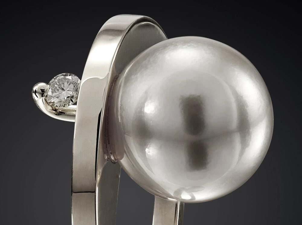 Zonsopgang |  18 karaat witgouden ring met grijze parel en diamant